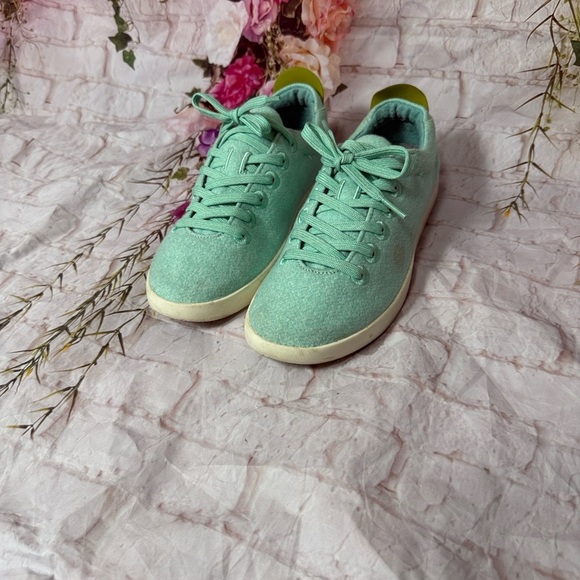 Allbirds Women's Mint Green Wool Pipers Sneakers size 8 - Picture 2 of 9